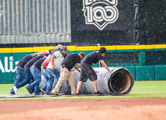 Juego suspendido por lluvia entre Saraperos y Algodoneros; habrá doble cartelera el domingo