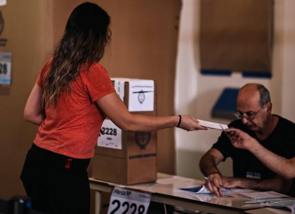 Sergio Massa or Javier Milei for the Presidency, Argentines go out to vote in the second round