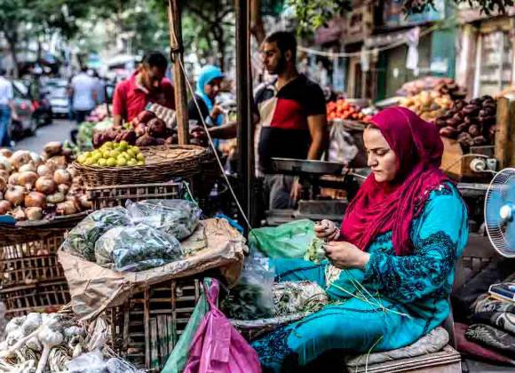 El 71% de las mujeres en los países árabes no tiene cuenta de banco ni usa dinero en el celular