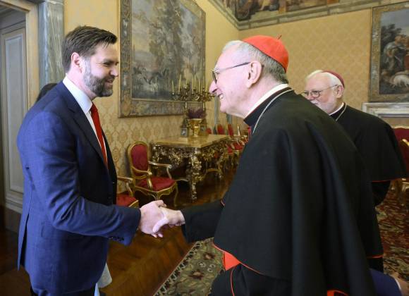 Durante una reunión, Vance y el secretario de Estado vaticano abordaron la cuestión de los migrantes y presos