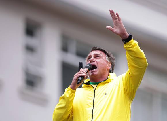 Hospitalizan de urgencia a Jair Bolsonaro, expresidente de Brasil