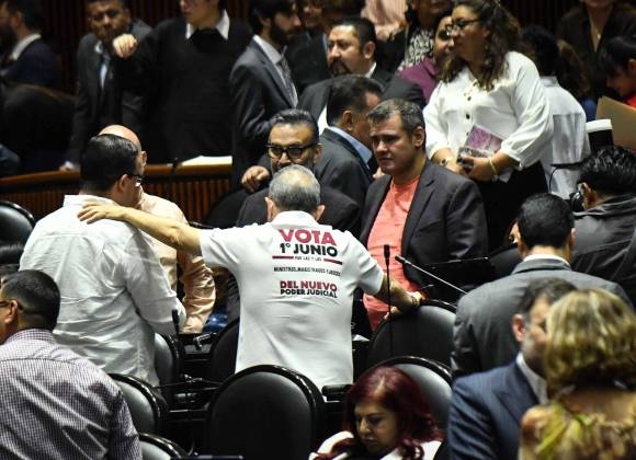 Se puede decir... Que arrancó el circo de tres ‘pistas’