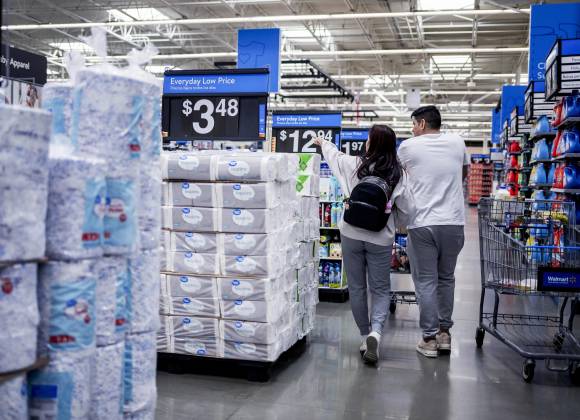 Trump carga contra quienes advierten que aumentarán sus precios por los aranceles