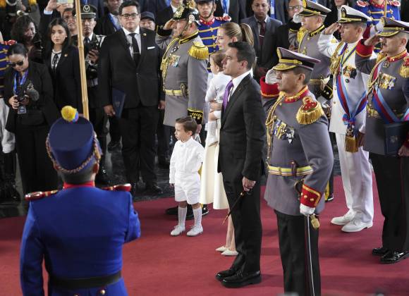 Noboa promete crecimiento del país tras juramentar para segundo mandato en Ecuador