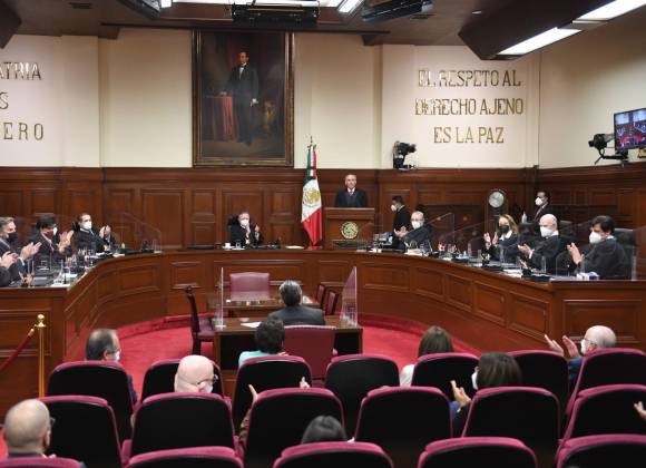 Morena cuenta hasta las macetas de la Corte para cuestionar su propuesta de 80 mil mdp del Presupuesto