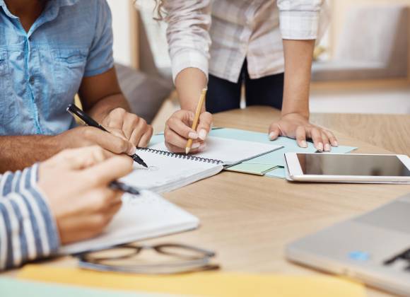 No busques clientes para tu producto; crea un producto para ellos