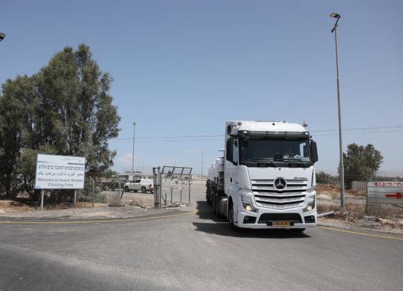 Saquean 15 camiones del PMA de ayuda que iban a distribuir a panaderías en Gaza