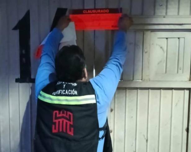 El inmueble no contaba con licencia de funcionamiento ni permisos de seguridad.