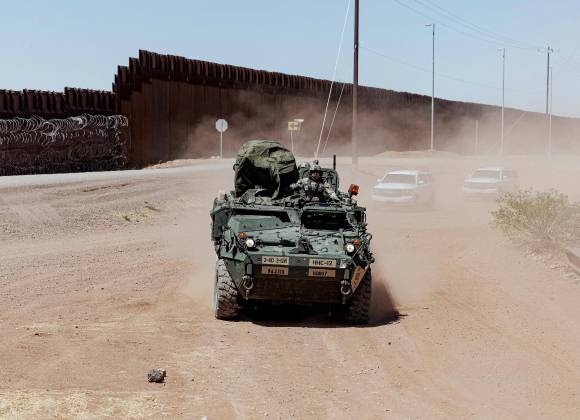 Amplia Trump la concentración de militares en la frontera con México