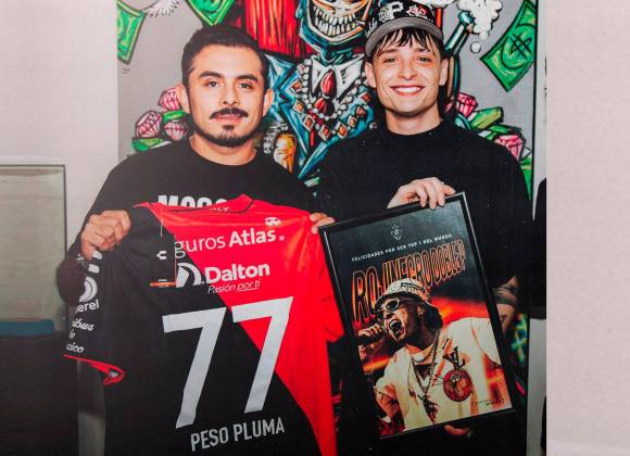 Peso Pluma compraría al Atlas para evitar que el equipo salga de Jalisco