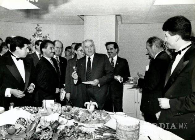 $!Juan Francisco Ealy Ortiz, Presidente Ejecutivo y del Consejo de Administración de EL UNIVERSAL, recibió a Mijaíl Gorbachov el 10 de diciembre de 1992.