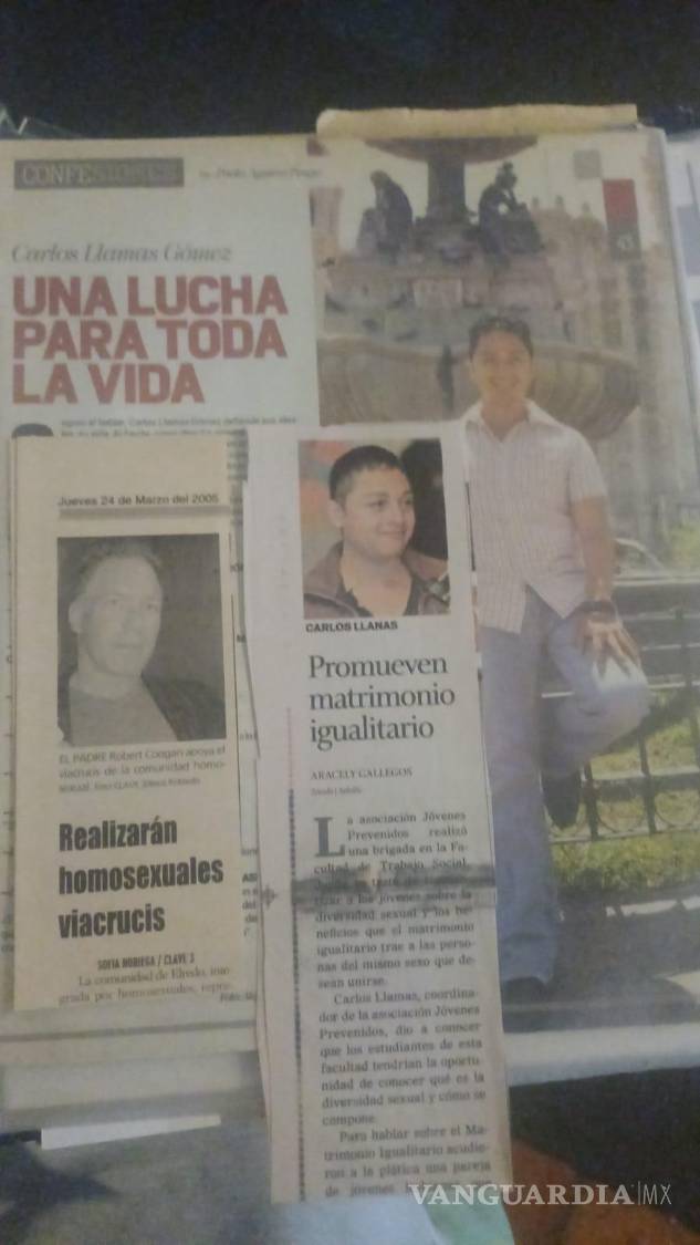 $!Recortes periodísticos, fotografías y documentos preservan la memoria de quienes abrieron camino para el reconocimiento de los derechos de la diversidad sexual en la ciudad.