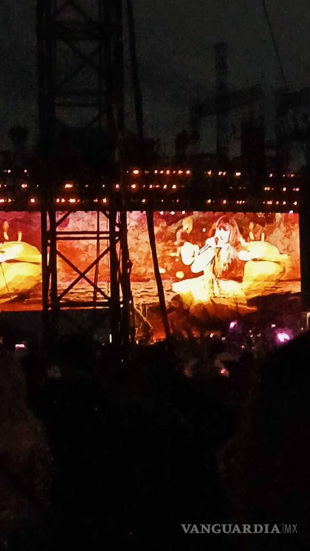 $!Bailar como si nadie me estuviera viendo durante Shake it off y Karma.