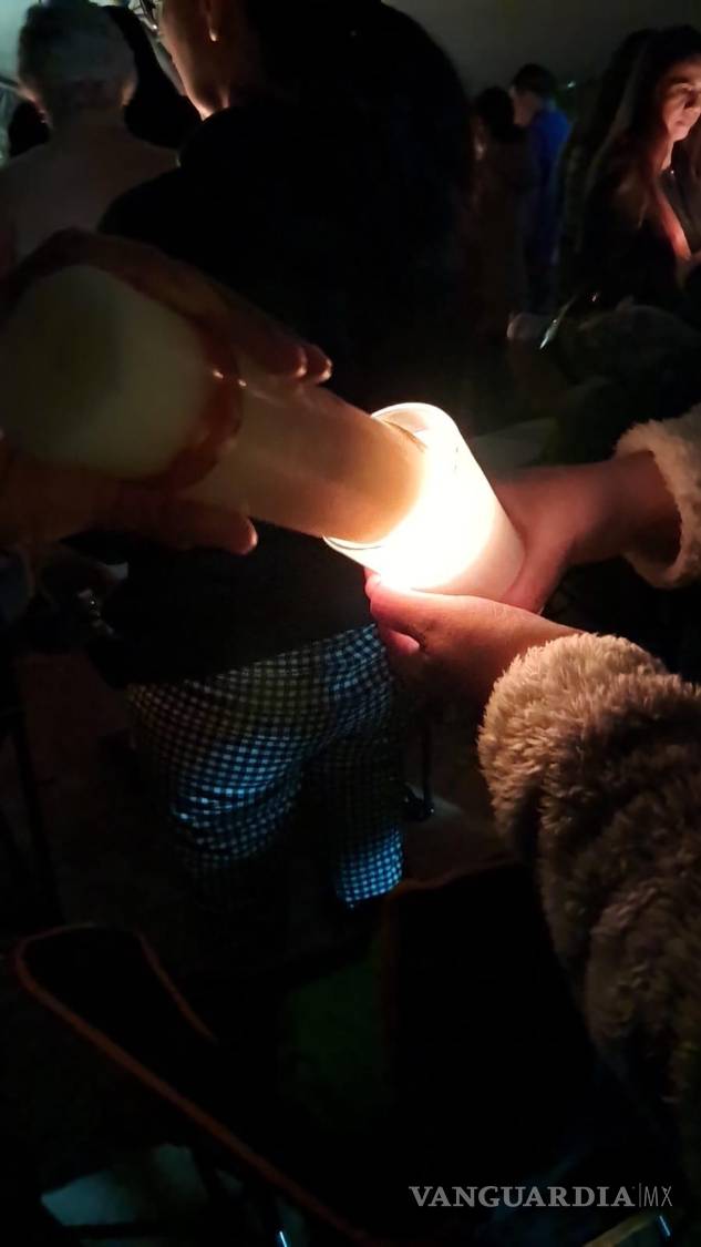 $!Durante la misa, los asistentes participaron activamente en oraciones y momentos de reflexión.