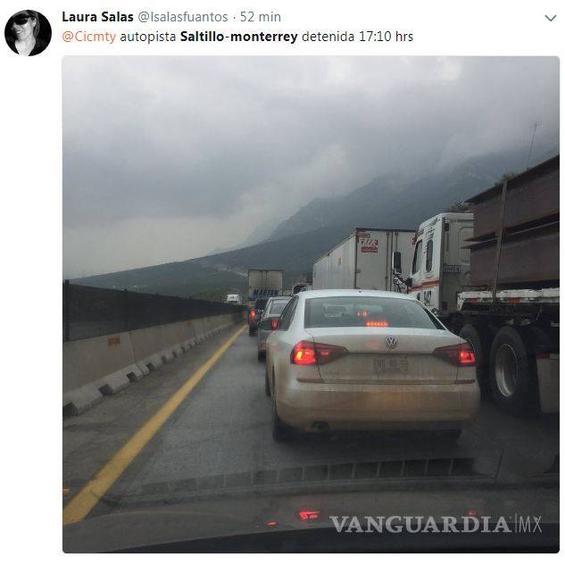 $!Accidente de tráiler paraliza la autopista Saltillo - Monterrey