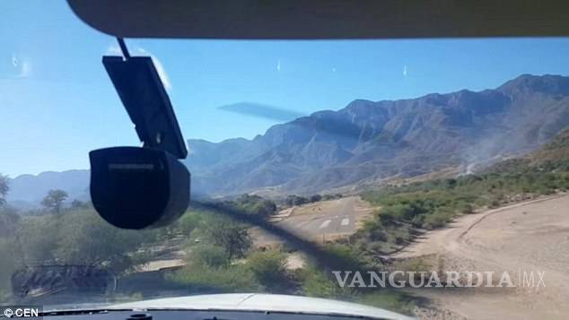 $!¡Una selfie les costó la vida! Dos jovenes mueren al ser golpeadas por avioneta