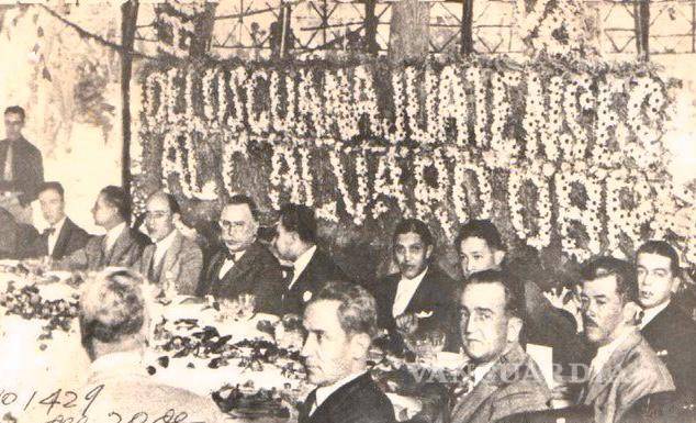 $!Con corbata de pajarita, Alvaro Obregón, momento antes de ser asesinado en La Bombilla.