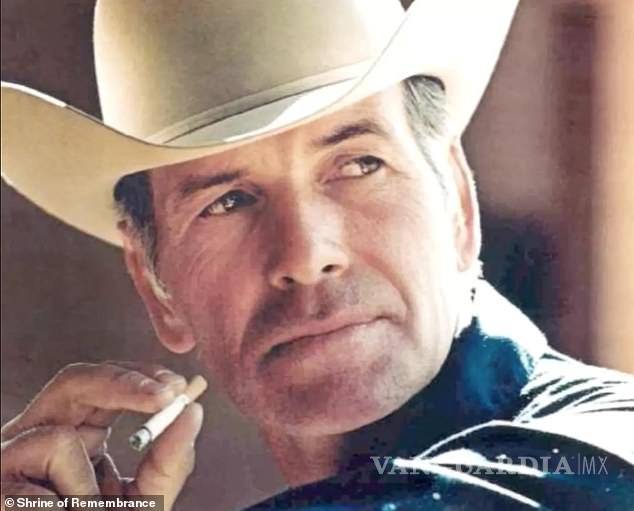 $!Muere a los 90 años Robert Norris, imagen de los cigarros Marlboro
