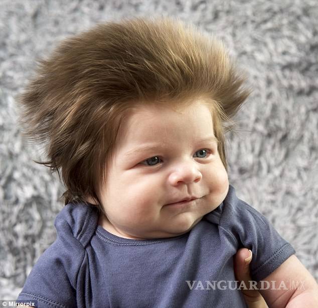 $!El cabello de este bebé causa furor en las redes sociales