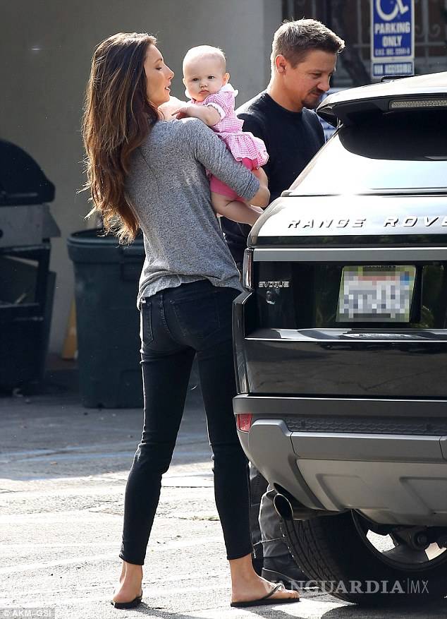 $!'Pack' de Jeremy Renner, podría ser filtrado por su ex esposa Sonni Pacheco