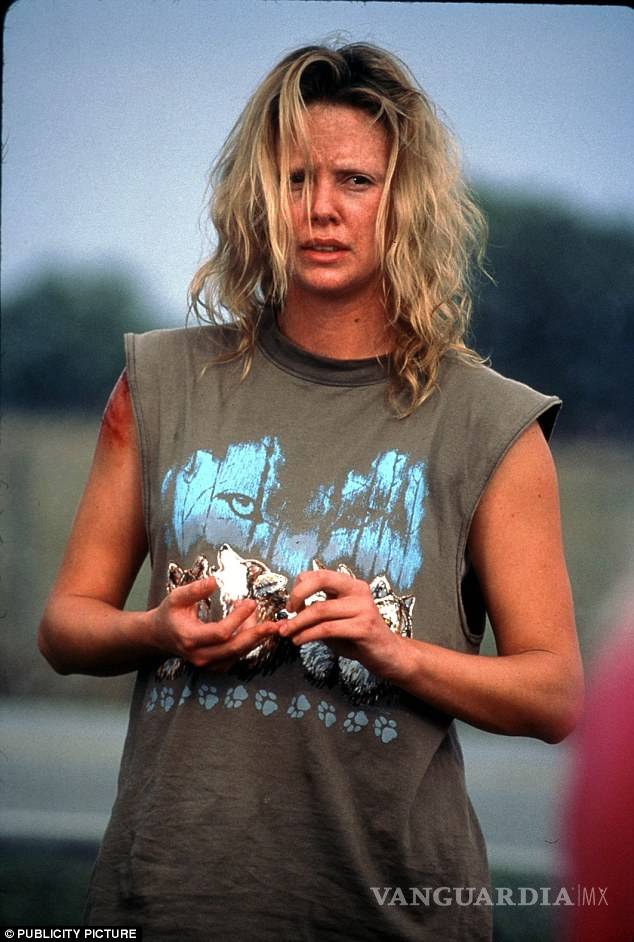 $!Charlize Theron sorprende y sube 15 kilos para película