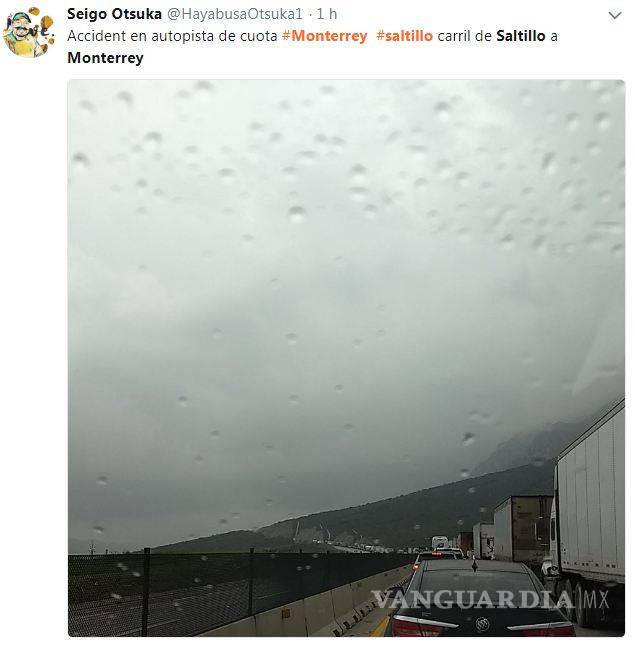 $!Accidente de tráiler paraliza la autopista Saltillo - Monterrey