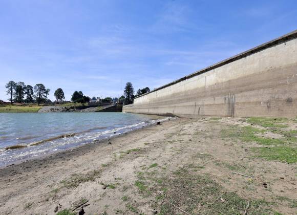 ‘Se evaporan’ presas agrícolas en el norte por severa sequía
