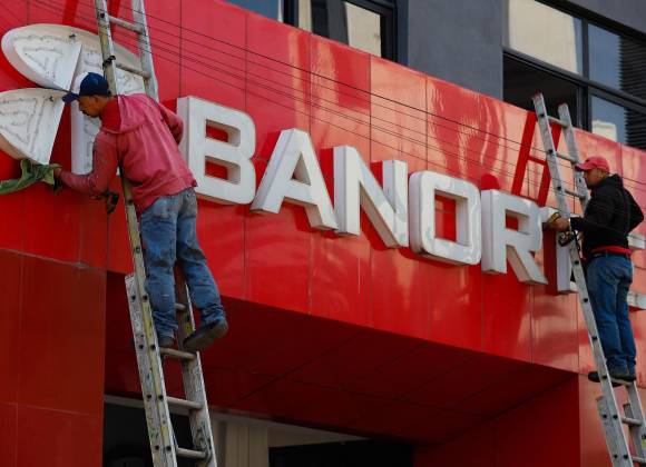 Analiza Banorte la compra de Banamex