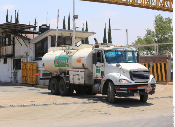 Revelan que la 4T dejó de cobrar 554 mil mdp en 5 años por huachicol fiscal