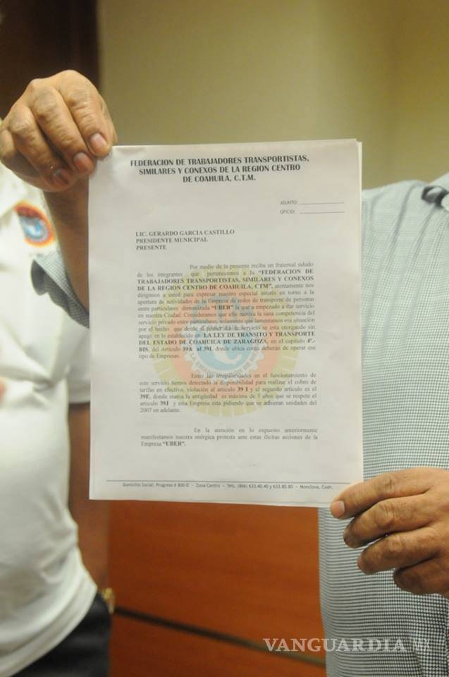 $!Taxistas de Monclova intentan frenar operación de Uber por presuntas violaciones al reglamento