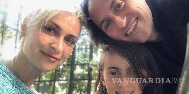 $!Halyna Hutchins con su esposo e hijo.