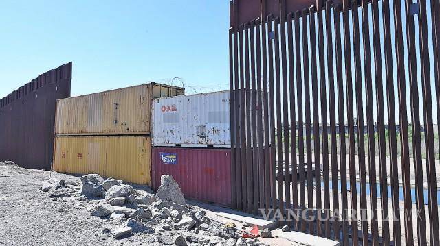 $!Arizona instala contenedores en muro fronterizo, para cerrar espacios