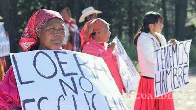 $!Protesta silenciosa de los tarahumaras contra el delegado de Bienestar, Juan Carlos Loera de la Rosa.