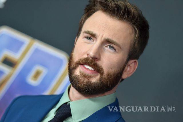 $!¡Chris Evans está en México!: Captan al actor en una playa mexicana