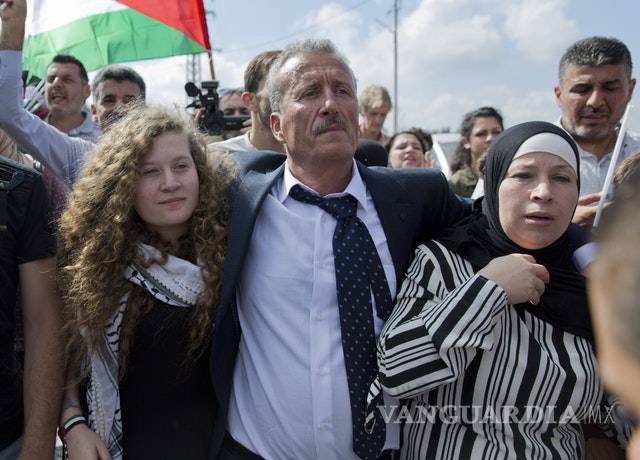 $!Liberan a adolescente palestina encarcelada por golpear a soldado israelí