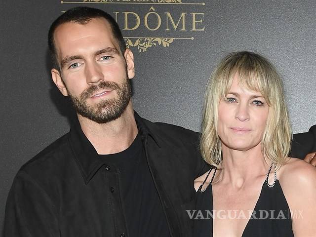 $!Robin Wright se casa por sorpresa