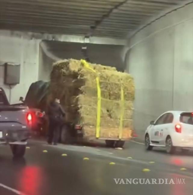 $!La unidad no logró librar la curva al incorporarse al carril que conecta con el bulevar Fundadores.