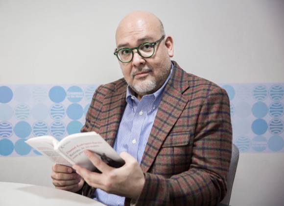 Escritor mexicano presenta novela de misterio y crimen inspirada en Diego Rivera