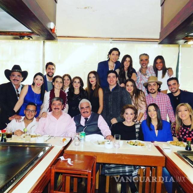 $!Alejandro Fernández se reencuentra con Lavega