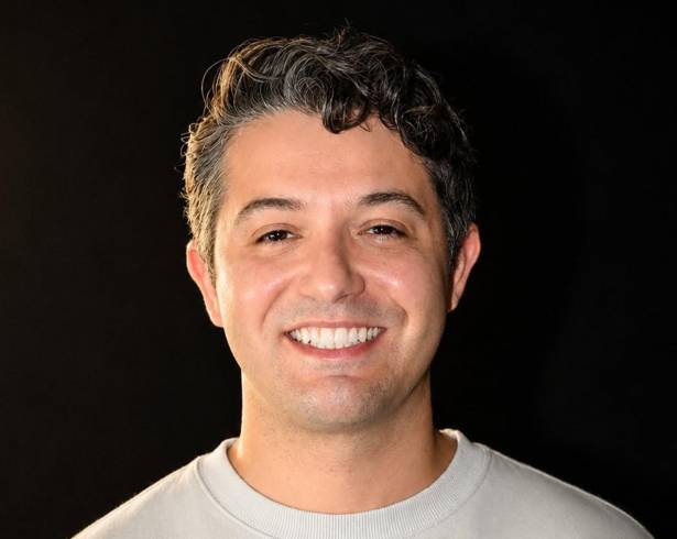 Rodrigo González, artista escénico de Saltillo, recibe Premio Hispanoamericano de Dramaturgias para las Nuevas Infancias