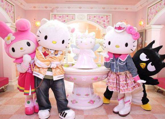 Gucci viste a Hello Kitty en su 40 cumpleaños