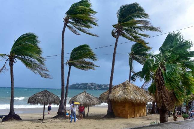 La tormenta tropical ‘Polo’ se intensificó hasta convertirse en huracán de categoría 1 en la escala Saffir-Simpson frente a las costas del Pacífico mexicano, informó el SMN de la Conagua.