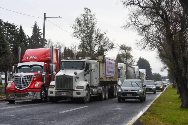 El autotransporte necesita cambios en la estrategia de seguridad en las carreteras, expuso el presidente de la Canacar, Augusto Ramos.
