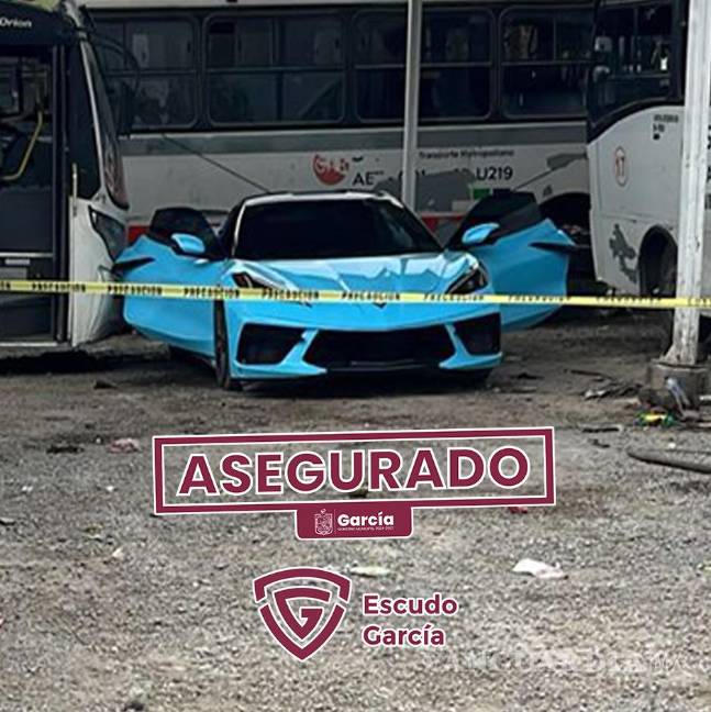 Ataque a lote de autos deja cuatro fallecidos y dos autos calcinados, en Nuevo León