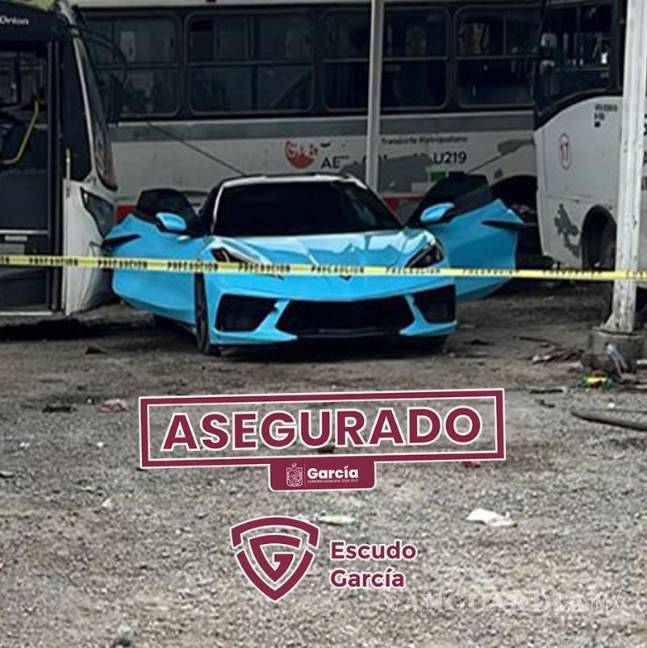 $!Ataque a lote de autos deja cuatro fallecidos y dos autos calcinados, en Nuevo León