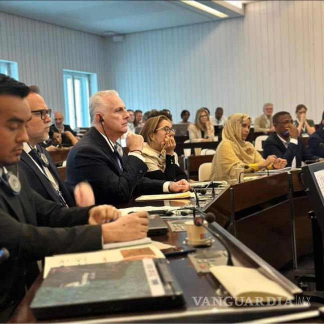 $!El alcalde de Torreón, Román Alberto Cepeda, presentó en el Foro Mundial de Bruselas, Bélgica, el proyecto para terminar con inundaciones en este municipio a fin de conseguir recursos internacionales.