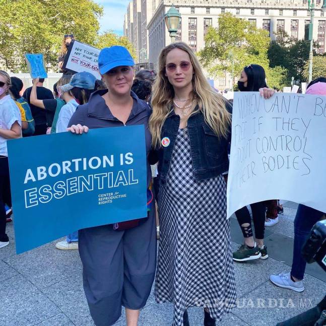 $!Estas imágenes fueron captadas en Manhattan justo días después de que Lawrence y su amiga Amy Schumer, mostraran su apoyo a los derechos de las mujeres para abortar en el Rally for Abortion Justice en Washington, DC.