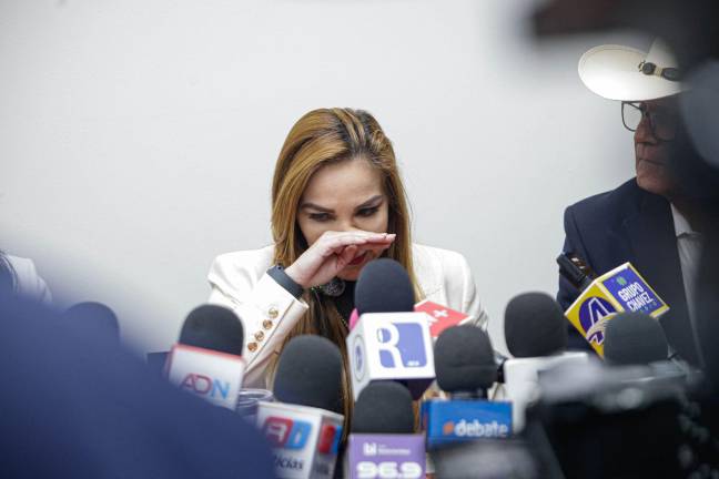 La diputada local priista de Sinaloa, Paola Gárate Valenzuela reviró las declaraciones del Secretario de Defensa, Ricardo Trevilla.