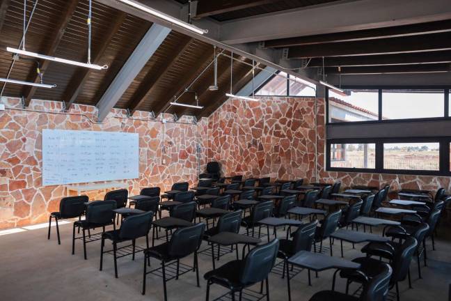 La Presidenta indicó que su administración revisa la situación del plantel de la Ciudad de México.