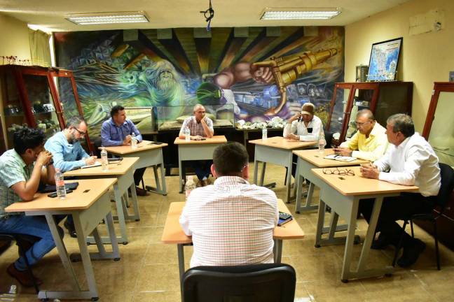 La UAdeC aportará sus capacidades técnicas y académicas al servicio de la búsqueda de una solución en el problema de escases de agua en el ejido San Juan de Sabinas, Coahuila.